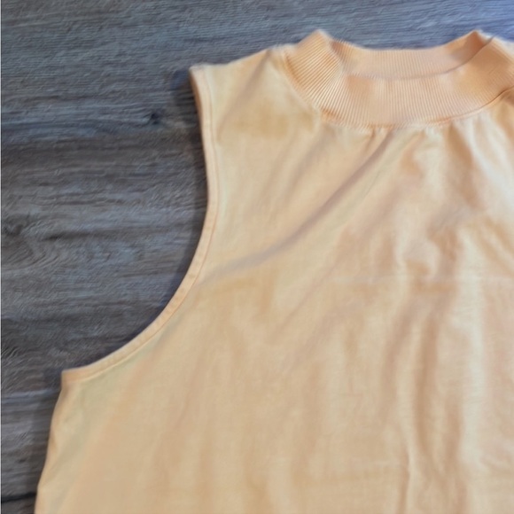 All in Motion Pale Yellow Supima Cotton Workout Muscle Tee Tank Top - Picture 4 of 9